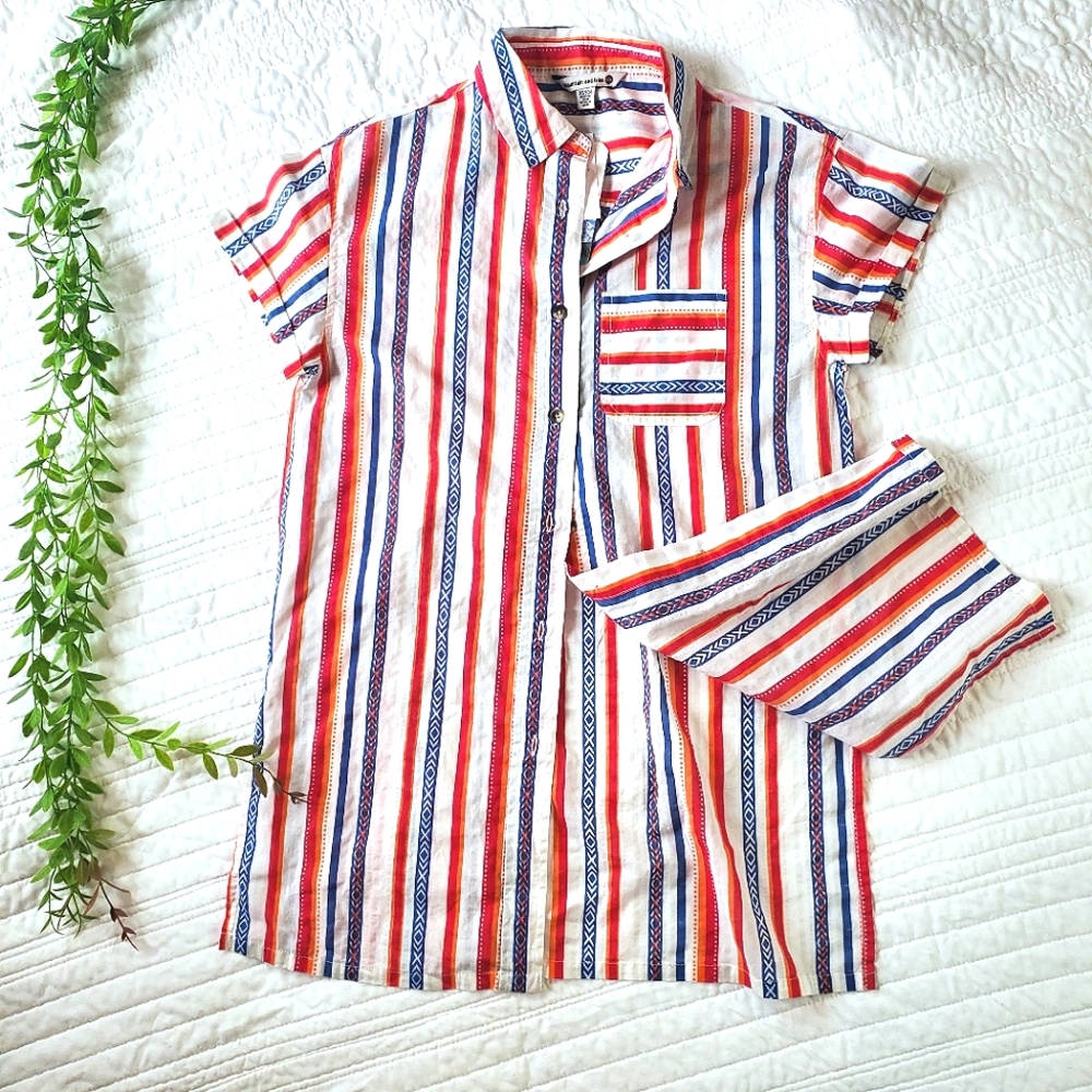 ⛰️ Mountain & Isles Outdoor: Button Up Short Sleeve w/ Side Slits & Front Pocket